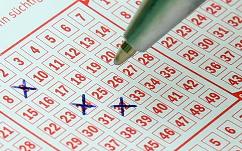 网上十大娱乐网址彩票娱乐场的香港六合彩投注类型及说明 2 香港六合彩是网上十大娱乐网址彩票娱乐场中常见的赌博游戏之一